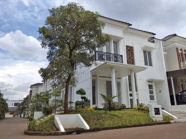 Townhouse Mewah Modern, LT/B: 135/140 di area Pondok Labu, Jaksel, Pondok Labu, Jakarta Selatan
