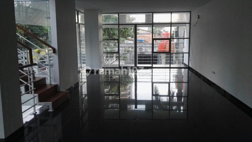 Rumah Baru 3 Lt. 4 KT .LT/B : 138/274 di Pinang Suasa, Pondok Indah, Pondok Indah, Jakarta Selatan