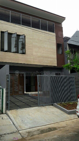 Rumah Baru Design Menarik, Pondok Indah, Jakarta Selatan