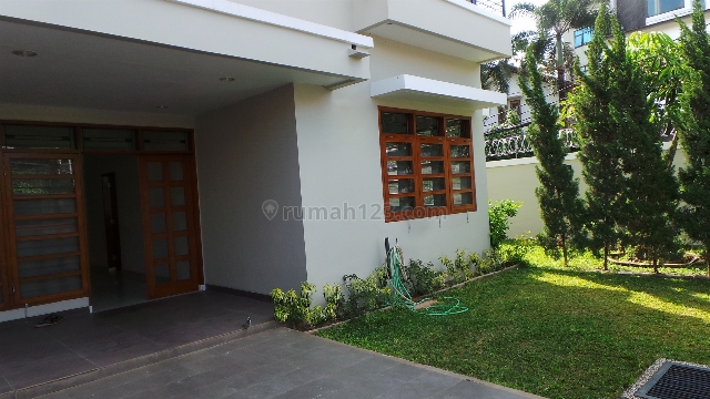 NICE HOUSE FOR EXPATRIATE US$1500, Kebayoran Baru, Jakarta Selatan