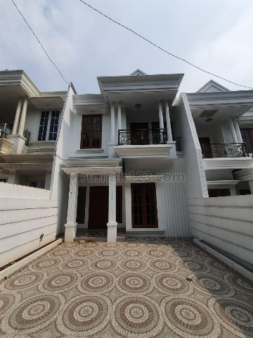 Rumah Mewah Megah Siap Huni Dekat Stasiun Lenteng Agung Jagakarsa, Jagakarsa, Jakarta Selatan