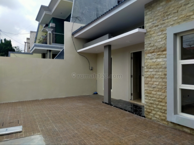 Rumah Minimalis Pondok Candra Dekat Club House, Pondok Tjandra, Sidoarjo