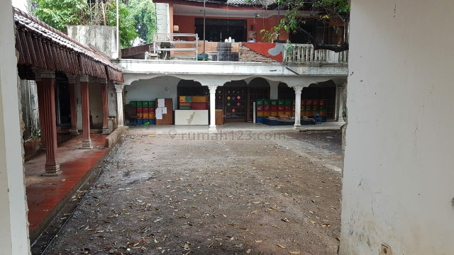 rumah tua terletak dijln utama mampang, Mampang Prapatan, Jakarta Selatan