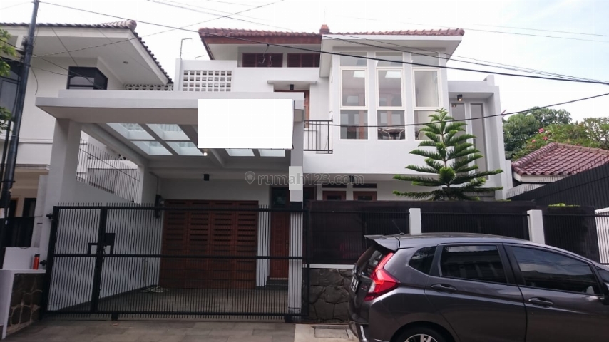Rumah Modern di Lebak Bulus, Lebak Bulus, Jakarta Selatan