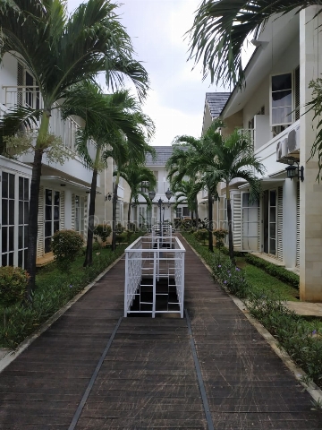 WTR TOWNHOUSE BAGUS DAN MURAH DI AREA CILANDAK 4BR FULLY FURNISHED, Cilandak, Jakarta Selatan