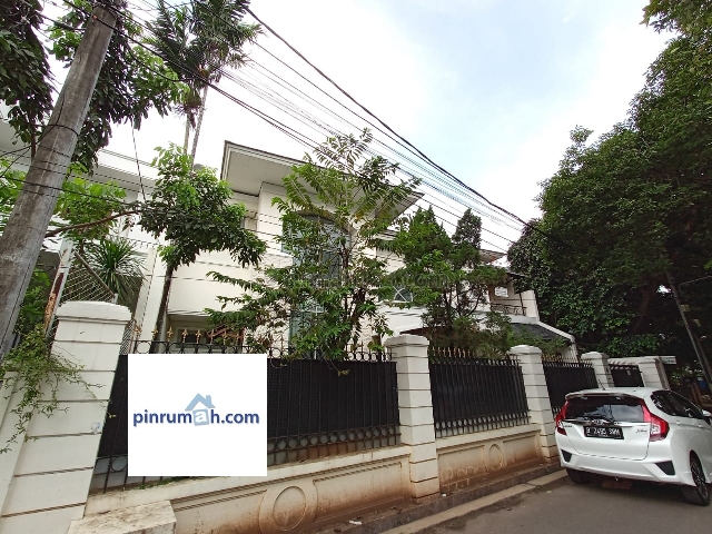 RUMAH DI CILANDAK (HUB :KURNIAWAN 081280069222), Cilandak, Jakarta Selatan