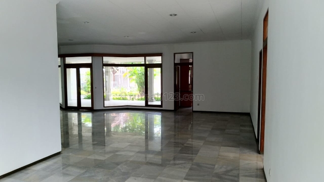 Tanah yang terbangun 3 rumah lengkap pool harga hitung tanah di Ampera, Ampera, Jakarta Selatan
