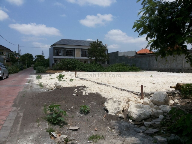 Tanah 500m2 (5are) sudah Pondasi Dan Di Urug dengan Lingkungan perumahan Dan Villa2 hanya 350 meter Dari Jalan Sunset Road Dan 400 meter Dari Burger king sunset Di Jalan Bidadari IX seminyak Kuta,Badung Bali, Seminyak, Badung