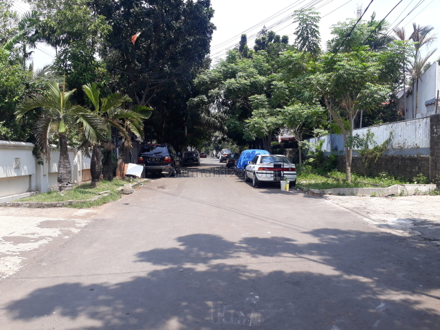 Cepat Tanah luas bonus bangunan dalam komplek di Jati Padang., Jati Padang, Jakarta Selatan