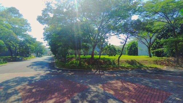 Tanah Posisi Bagus Digerbang masuk Royal Orchard, Kelapa Gading, Jakarta Utara