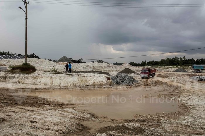 Suasana di proyek pembangunan salah satu perumahan di Maja, Lebak, Banten. Foto: Rumah123/Jhony Hutapea.