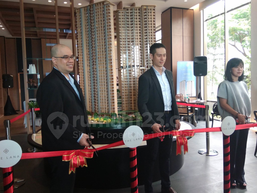President Director The Lana, Bill Cheng, resmikan The Lana Gallery, di Alam Sutera, Tangerang, Senin (24/10)