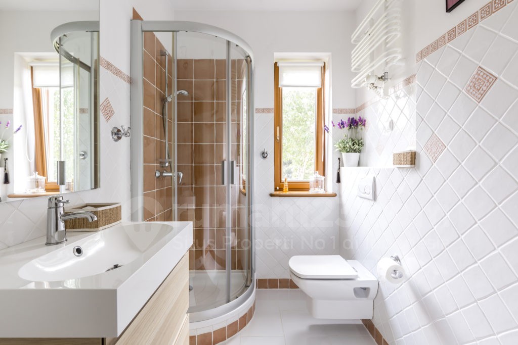 kamar mandi kecil - rumah123.com
