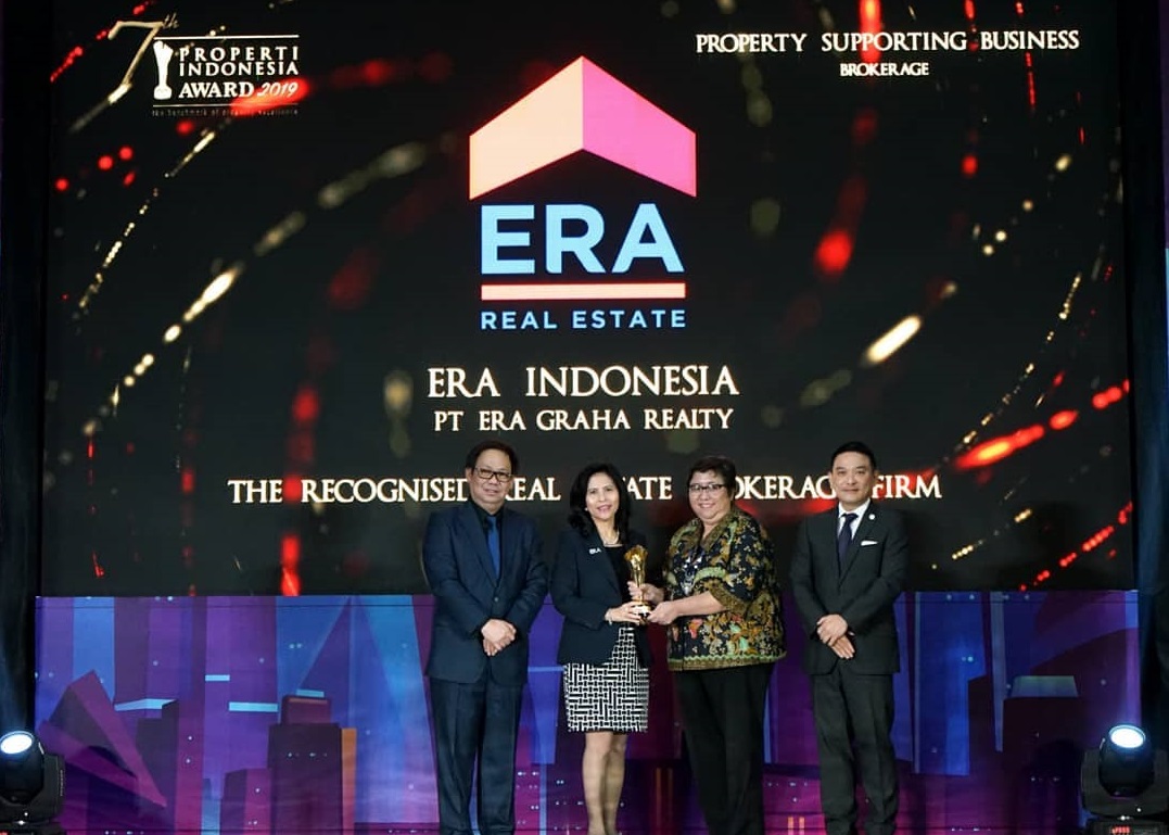 img-responsive ERA Indonesia Terima Penghargaan- Rumah123.com