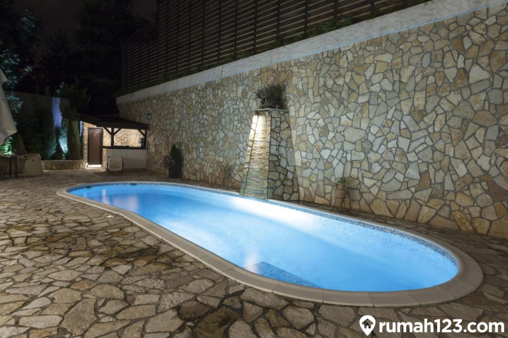 kolam renang minimalis