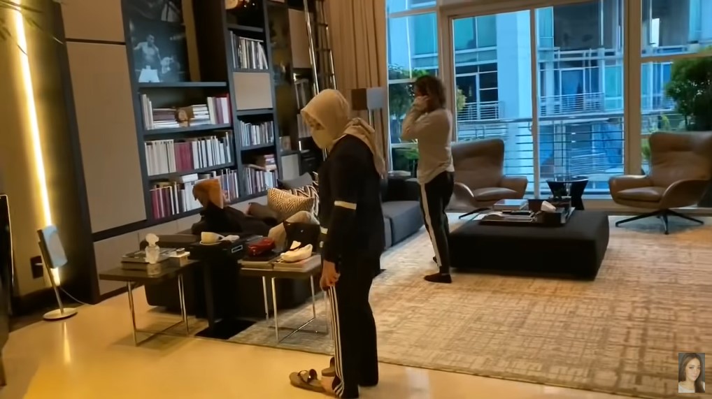Lebih Tajir Dari Ex Suami Maia Estianty Begini Potret Apartemen Mewah Irwan Mussry Bikin Terpukau Rumah123 Com<script async src=