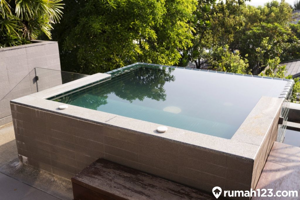 kolam renang minimalis
