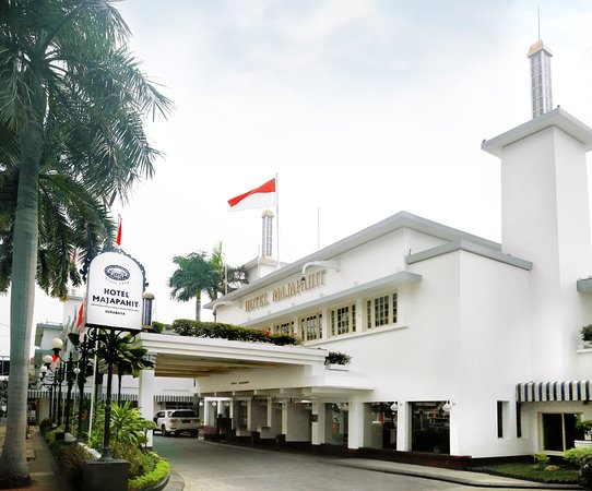 hotel majapahit surabaya