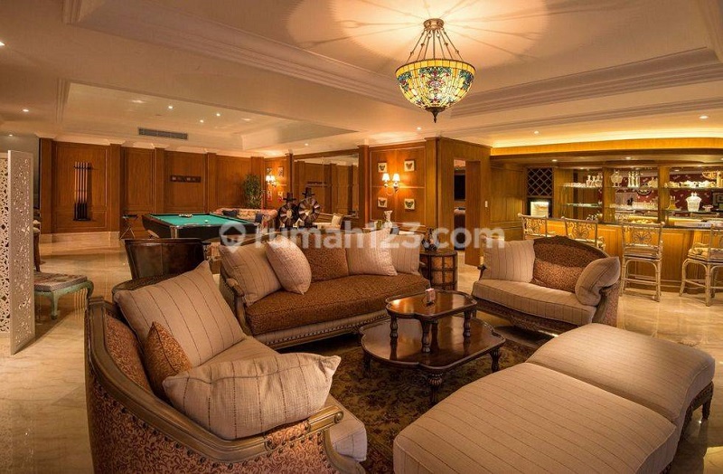 rumah crazy rich indonesia meja billiard