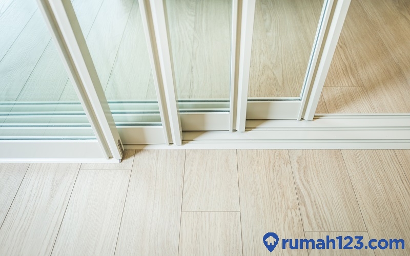 img-responsive Cara memperbaiki pintu rumah seret_Featured Image