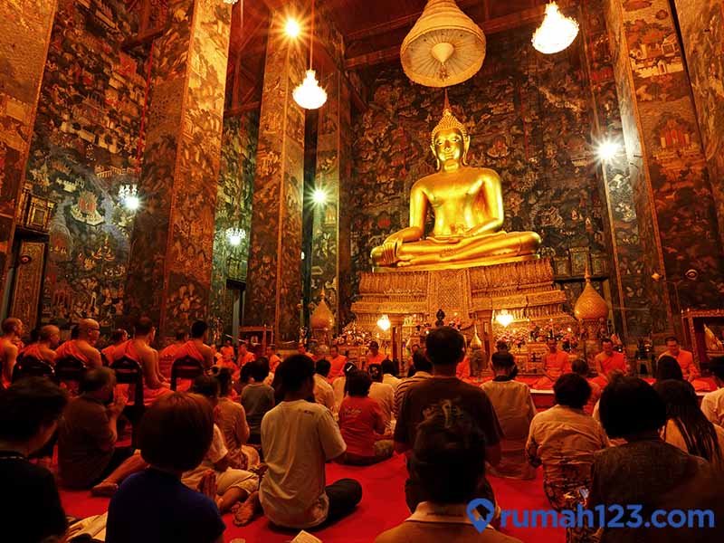 hari besar buddha