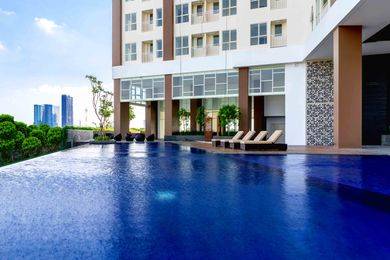 kolam renang infinity apartemen silk town